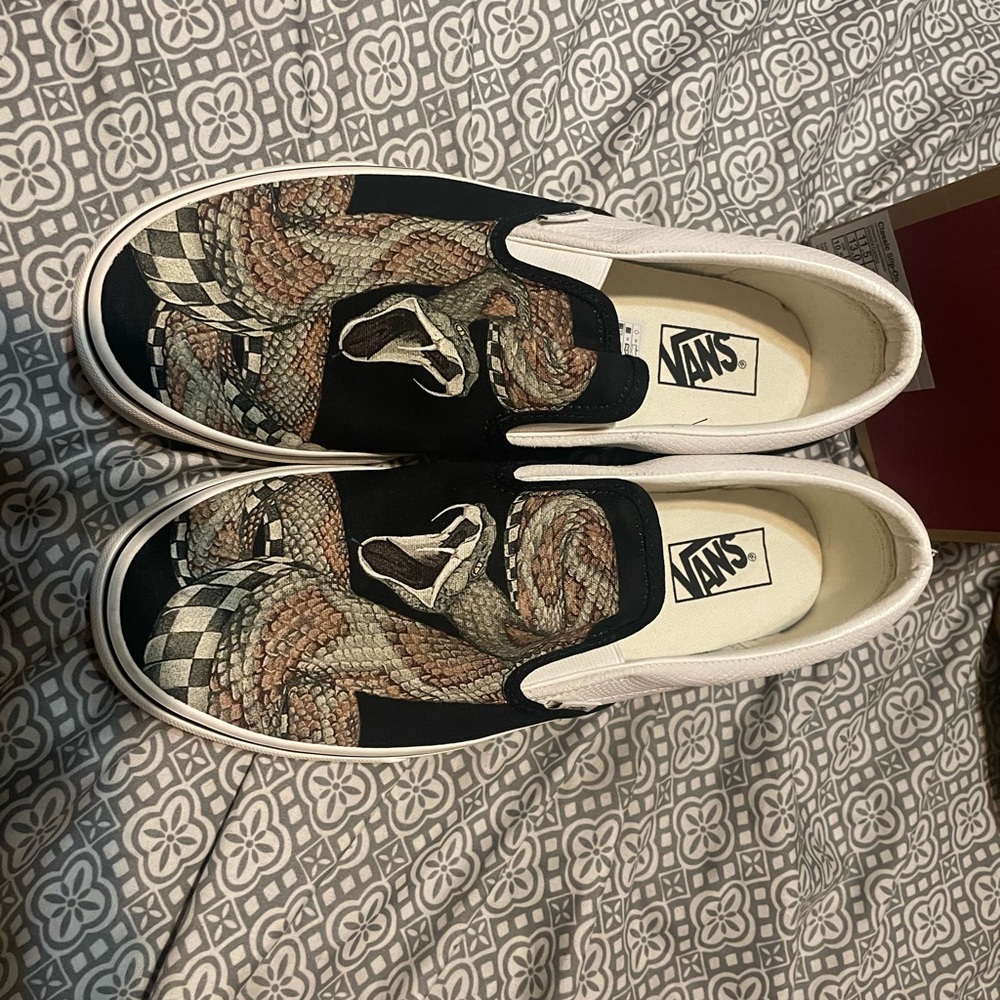 VANS Desert Classic Slip-On in Snake/Black; Size 11.5 men’s/13 women’s